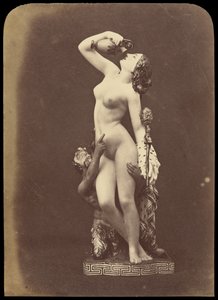 Statue einer Frau und eines Satyrs von Unknown artist