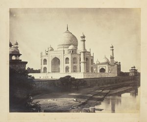 [Taj Mahal vom Ufer des Yamuna-Flusses]