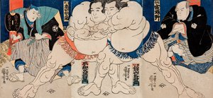 Die Sumo-Ringer Shiranui Dakuemon (Mitte links), Tsurugizan Taniemon (Mitte rechts) mit Schiedsrichter Shikimori Inosuke und sitzendem Richter (links), der ältere (pensionierte) Wrestler Miyagino (rechts) von Utagawa Kuniyoshi