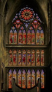 Südliches Fenster, das die Kirchenväter, Heiligen und frühen Bischöfe von Metz darstellt von Valentin Bousch