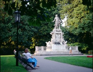 Denkmal für Mozart, erbaut 1896, Burggarten von Victor Tilgner