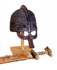 Wikingerhelm und Schwert