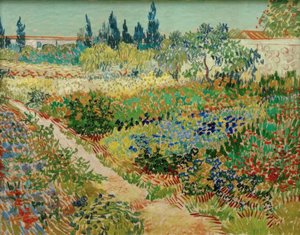 Blühender Garten mit Pfad