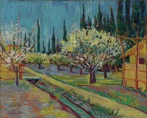 Obstgarten umgeben von Zypressen