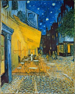 Terrasse des Cafés an der Place du Forum in Arles am Abend