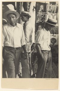 Menschen in der Innenstadt von Havanna, Schuhputzstand von Walker Evans