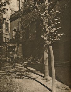 Ein ruhiger Pool im tosenden Zentrum Londons, um 1935 von Walter Benington