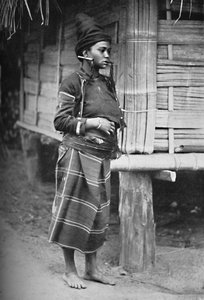 Eine Kachin-Frau, 1902 von Watts and Skeen