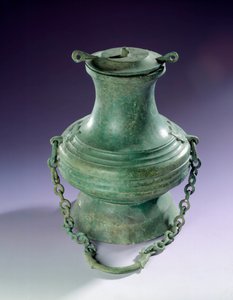 Chinesische Kunst: Bronzene Vase aus Than-Hoa, Han-Periode. Paris, Musée Cernuschi