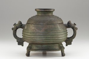 Gefäß (Kuei) und Deckel, 9.-8. Jahrhundert v. Chr. (Bronze) von Western Zhou Dynasty Chinese School