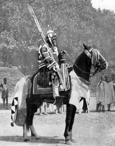 Königliche Leibwache in antiker Rüstung, Nordnigeria, 1936