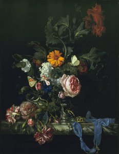 Blumenstillleben mit einer Uhr