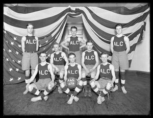 ALC-Basketballteam Gruppenporträt, ca. 1913-14 von William Davis Hassler