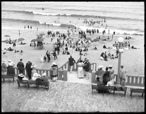 Strandbesucher und Badende, Deal, New Jersey, Juli 1916
