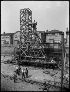 Aufbau eines Betonmischers in der 63rd Street 1910, Brooklyn, ca. 1914