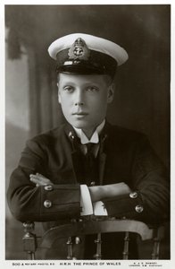 Der Prinz von Wales in Marineuniform