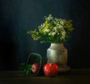 Rustikales Blumen-Stillleben