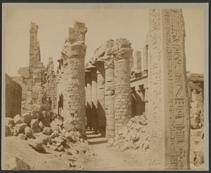 Karnak, Obelisk Touthmes I. und Kolonnade der Halle