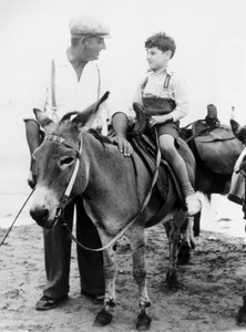 Eselreiten in Margate, Kent, 3. August 1949