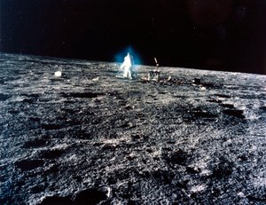 Bemannte Raumfahrt, USA, Apollo 12 Apollo 12 Astronaut auf dem Mond