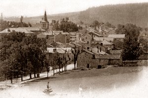 Das Dorf Saint-Bonnet-le-Froid zu Beginn des zwanzigsten Jahrhunderts von . .