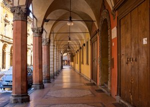 Via Galliera, Bologna, Italien (Foto) von . .