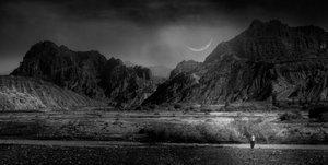Wanderer unter Halbmond von chenyi wang