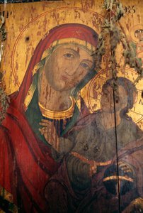 Madonna mit Kind, auf Holz gemalt in der Agios Antonios Kirche, Kavousi, Kreta, Griechenland (Foto)