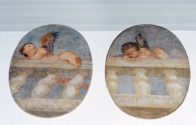 Zwei geflügelte Putti klettern über eine Balustrade, Rundbilder aus der Sakristei von Veronese