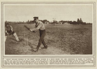 Cricket ersetzt Fußball an der Front, britische Soldaten bei einem Spiel hinter den Linien irgendwo in Frankreich oder Flandern von (after) English photographer