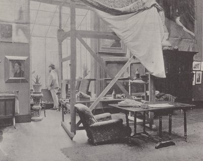 Französischer Maler Paul-Albert Besnard in seinem Atelier von (after) French Photographer
