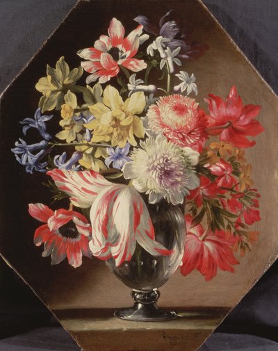 Glasvase mit Blumen auf einem Steinsims mit Tulpen, Chrysanthemen, Rosen und Glockenblumen von Abraham Brueghel