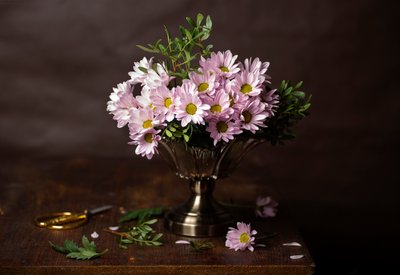 Rosa Blumen-Stillleben von Alina Lankina