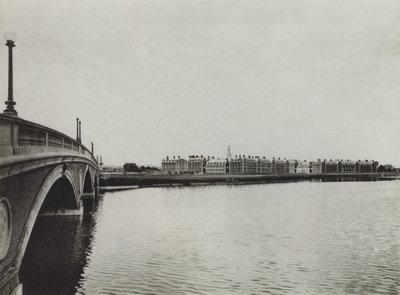 Harvard University: John W Weeks Bridge und Graduate School of Business Administration von American Photographer (after)