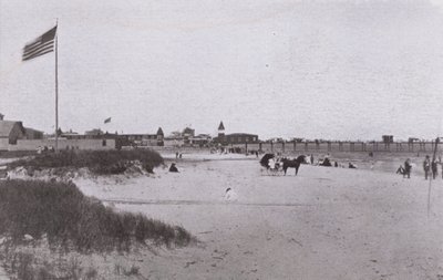 Old Orchard Beach, Maine: Strandszene (s/w Foto) von American Photographer (after)