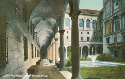Innenhof der Öffentlichen Bibliothek, Boston, Massachusetts, USA von American Photographer