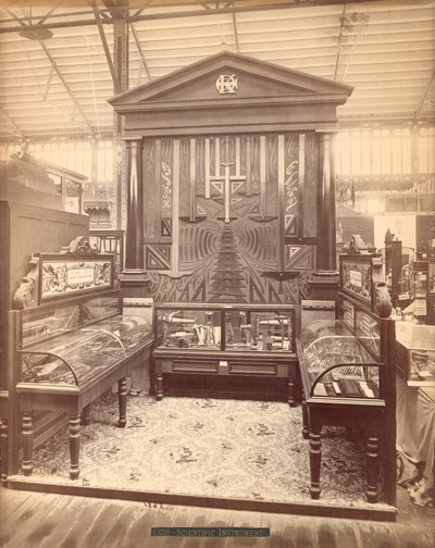 Kuffel & Essers Ausstellung, Hauptgebäude, Centennial International Exhibition, Philadelphia, 1876 von American Photographer