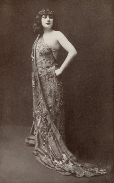 Mary Garden, als "Salome" von American Photographer