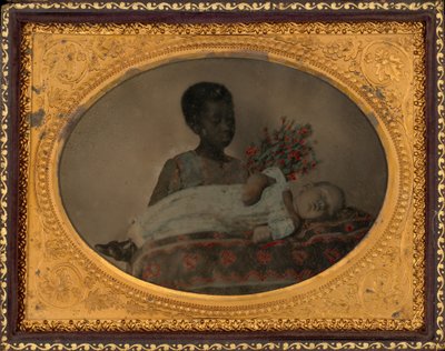 Porträt eines Mädchens und postmortales Kind von American Photographer