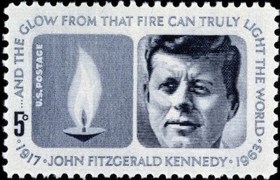 Amerikanische Briefmarke auf John Fitzgerald Kennedy von American School