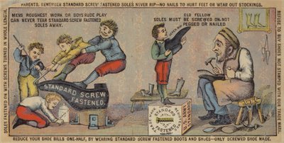 Alter Mann repariert Schuhe von American School