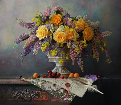 Elegantes Blumenstillleben von Andrey Morozov