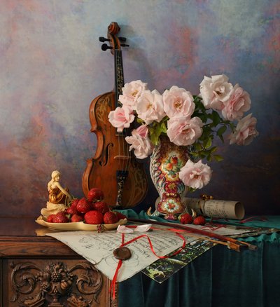 Romantisches Violine Stillleben von Andrey Morozov