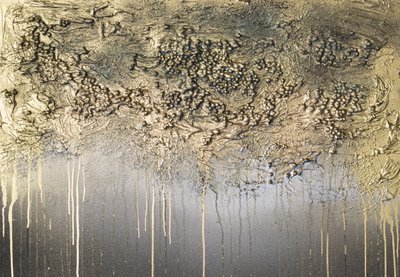 Goldener texturierter Fluss von Anete Purina-Purite