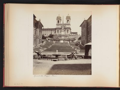 Ansicht der Spanischen Treppe, der Piazza di Spagna und der Trinità dei Monti in Rom, Italien von Anonymous