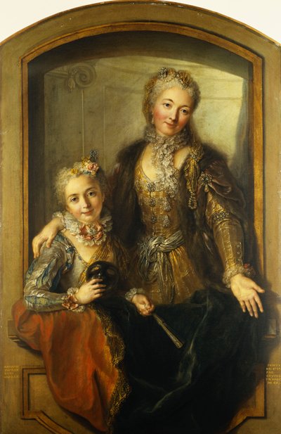 Porträt von Madame Dupille und ihrer Tochter, halbfigur, in Ballkleidern in einem Fenster, 1733 von Antoine Coypel