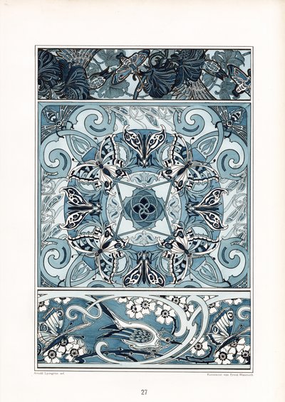 Blaue und weiße Ornamentmuster mit Schmetterlingen und Vogel von Arnold Lyongrün