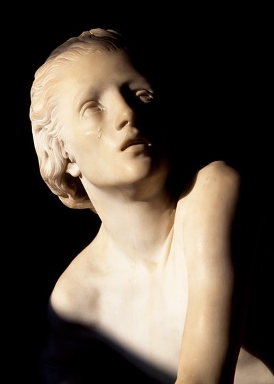 Julia Capulet, Detail (Statue, Grab von Julia, ehemaliges Kloster St. Franziskus, Corso, Verona, UNESCO-Welterbe, 2000) von Artist Unknown