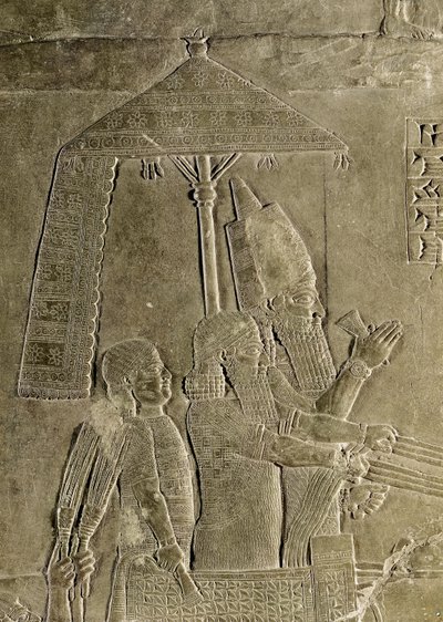 Relief, das den Wagen von König Assurbanipal darstellt (Detail des Baldachins), aus dem Palast von Assurbanipal in Ninive von Assyrian
