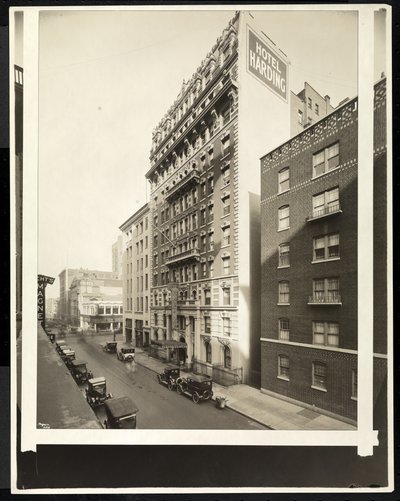 Hotel Harding an der 55th Street und Broadway, New York, 1921 von Byron Company